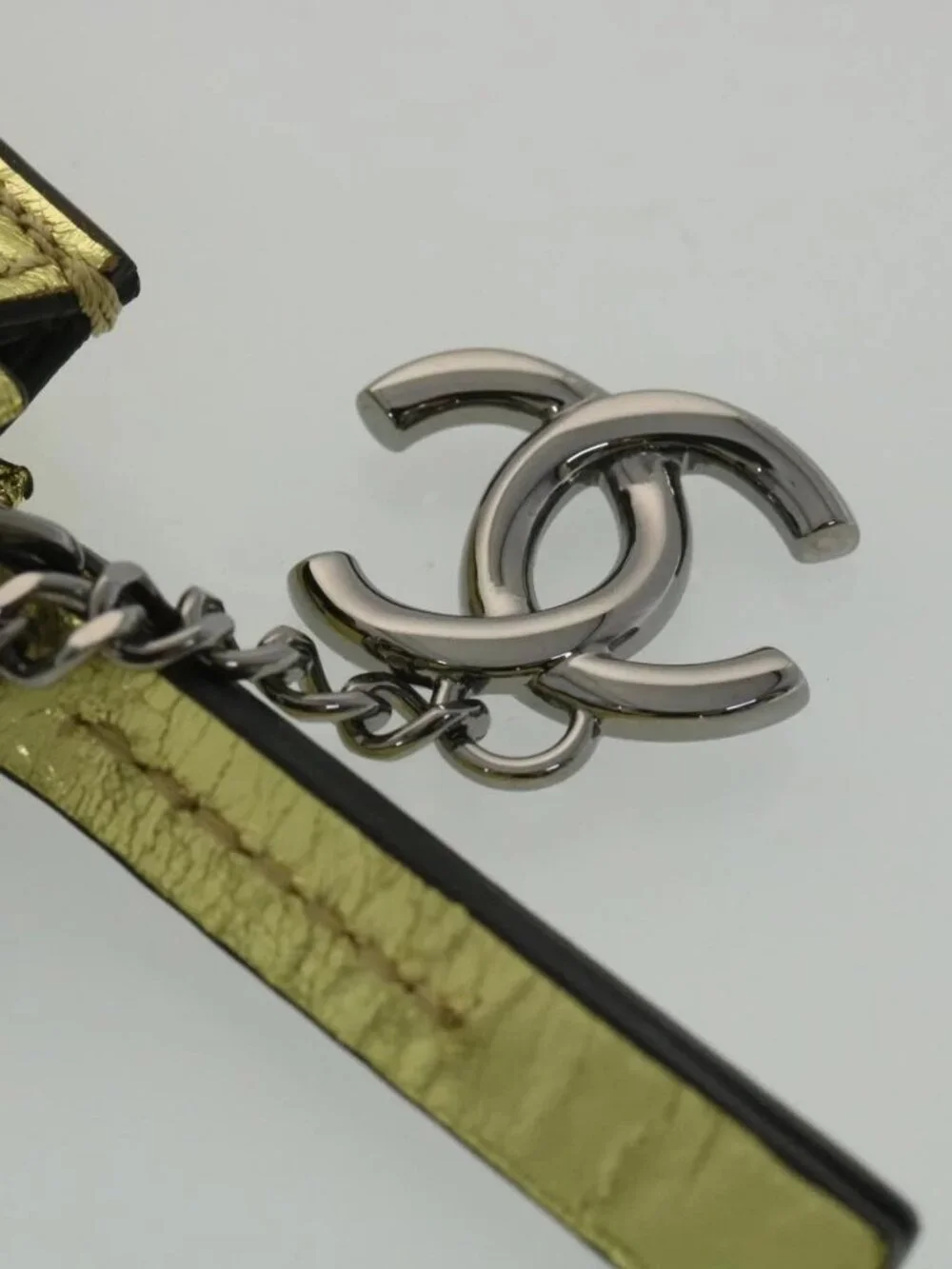 CHANEL Clutch Bag Metallic Leather Gold A82164 CC Auth 38172SAV